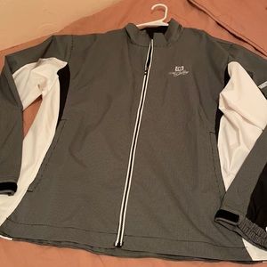 Full zip wind breaker